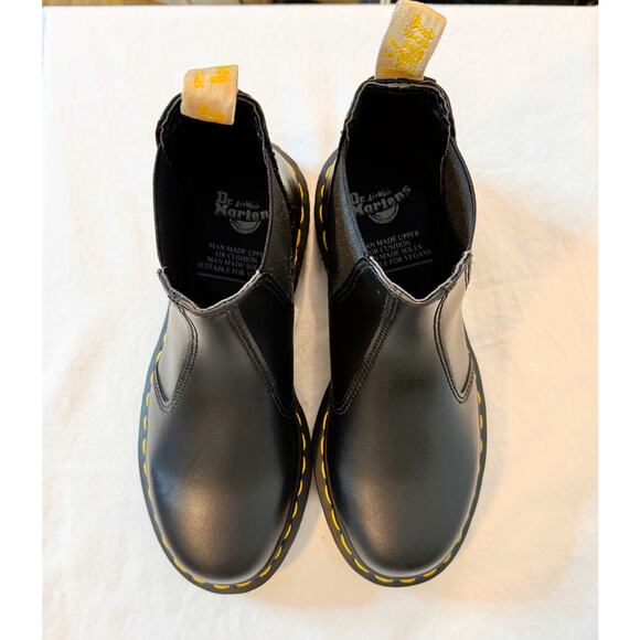 NEW-Dr Martens 2976 Chelsea Boots -Black Leather-Size 6W or 5M - Picture 2 of 15
